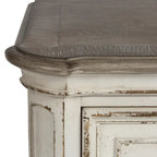 Commode 5 tiroirs – Style traditionnel européen, blanc antique ou bisque vieillie, intérieur en cèdre