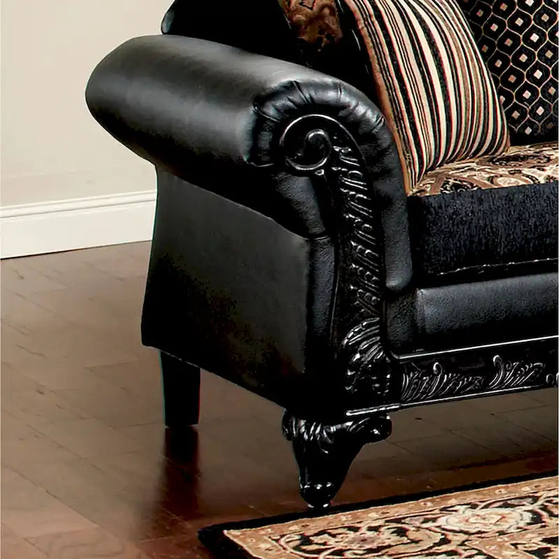 Causeuse noire en similicuir d'inspiration traditionnelle – Cadre en bois sculpté, pieds cabrioles et coussins à franges