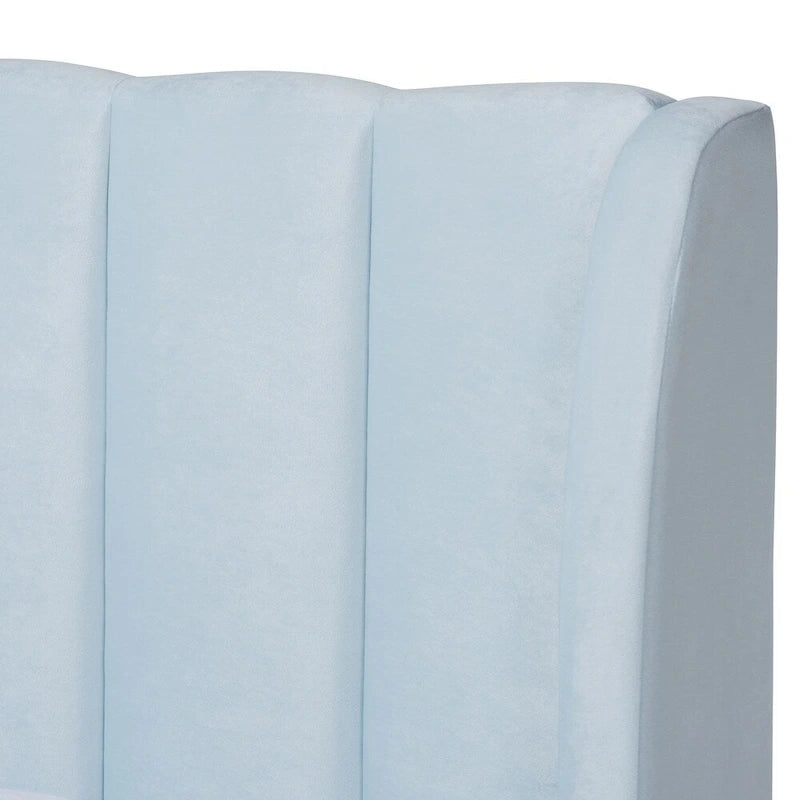 Lit plateforme capitonné en velours Glam avec tête de lit matelassée et pieds dorés