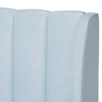 Lit plateforme capitonné en velours Glam avec tête de lit matelassée et pieds dorés