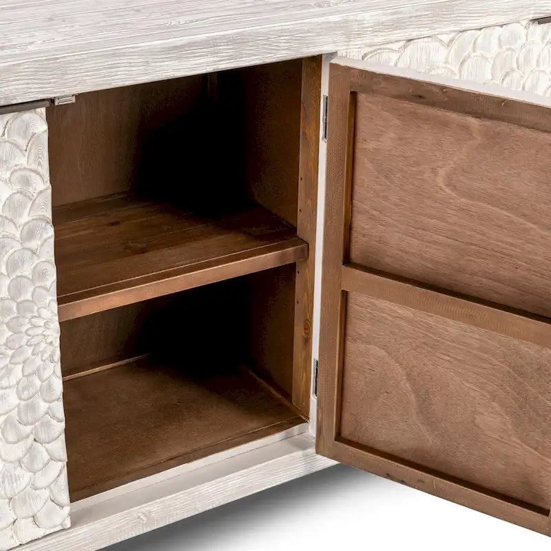 Buffet 4 portes en pin recyclé, portes sculptées à la main, finition crème vintage, étagères réglables