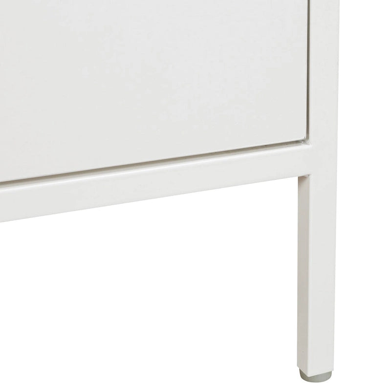 Tabouret de comptoir industriel de 25 po de style champêtre, siège en similicuir blanc, cadre en acier et dossier en bois.