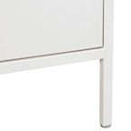 Tabouret de comptoir industriel de 25 po de style champêtre, siège en similicuir blanc, cadre en acier et dossier en bois.